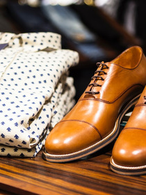 Herrenbekleidung online Geschäfte für den Kauf der passenden Kleidung