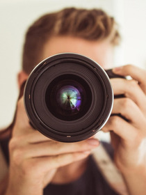 Wie man den richtigen Fotografen fürs Lebenslauf-Foto findet